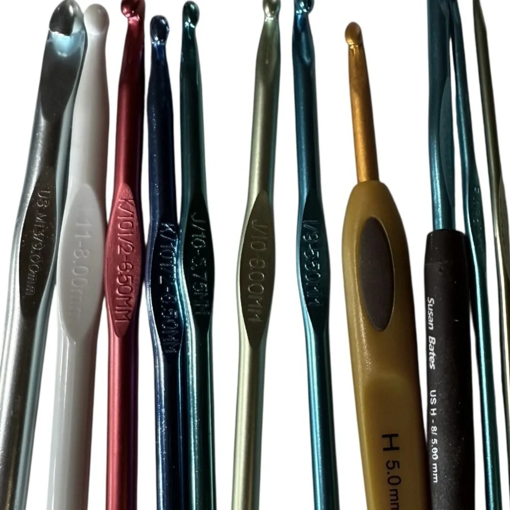 11 Yarn Art Tools Misc Sized Crochet Hooks - Picture 2 of 2